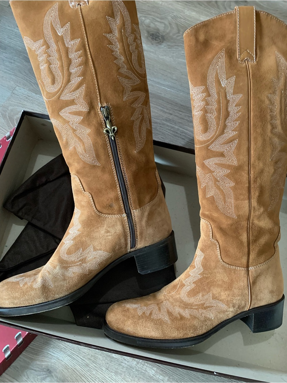 Donald Pliner Western Couture Collection - Picture 2 of 6